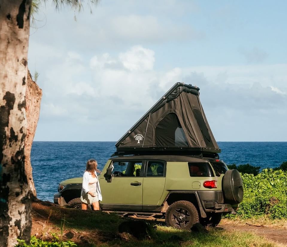 Campeggio libero in Sicilia con tenda da tetto