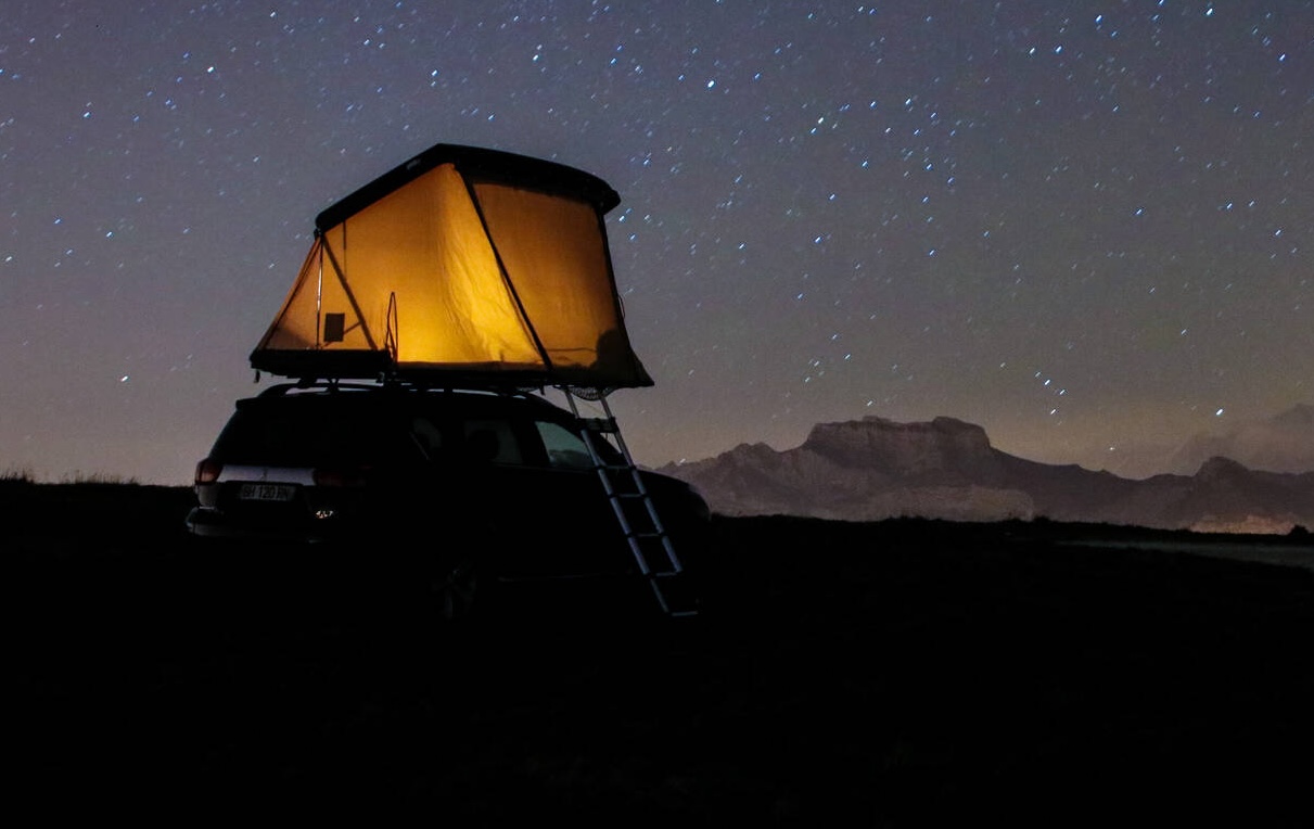 Sosta notturna in auto vs Campeggio in Italia: La Legge