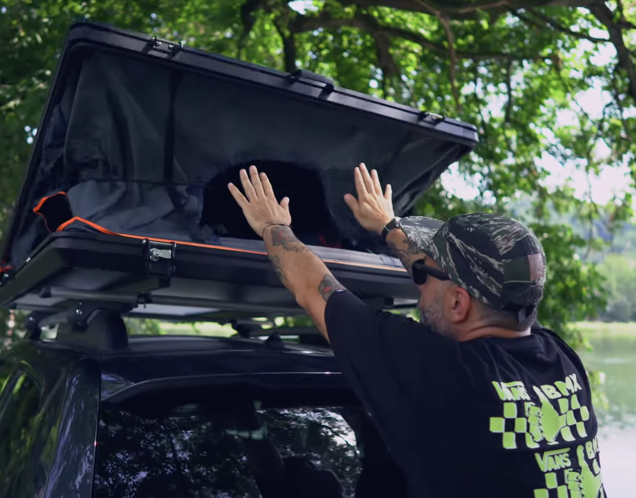 Quanto ci vuole per aprire e chiudere una tenda da tetto?